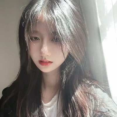 白色，红色与...